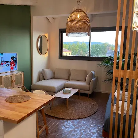 Sous Les Toits De St Tropez Апартаменты *