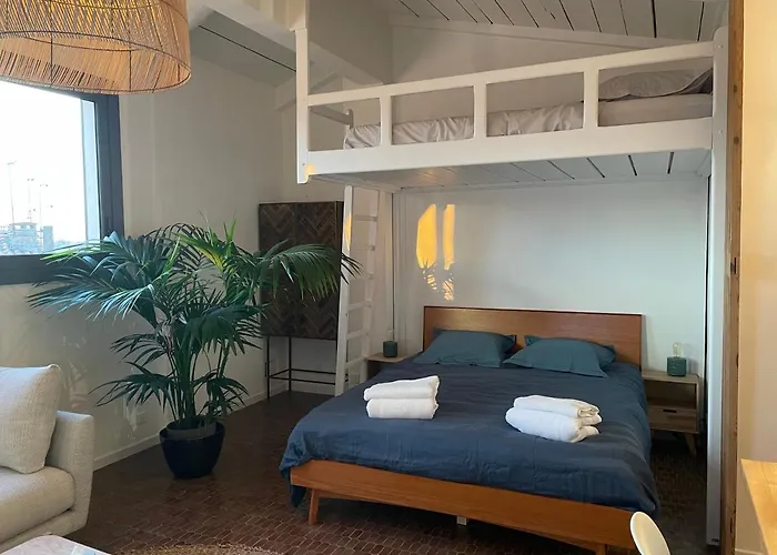 Sous Les Toits De St Tropez *